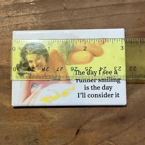 Magnet - Retro / Vintage Style kitchen fridge magnet with boudoir image - Picture 6 of 9